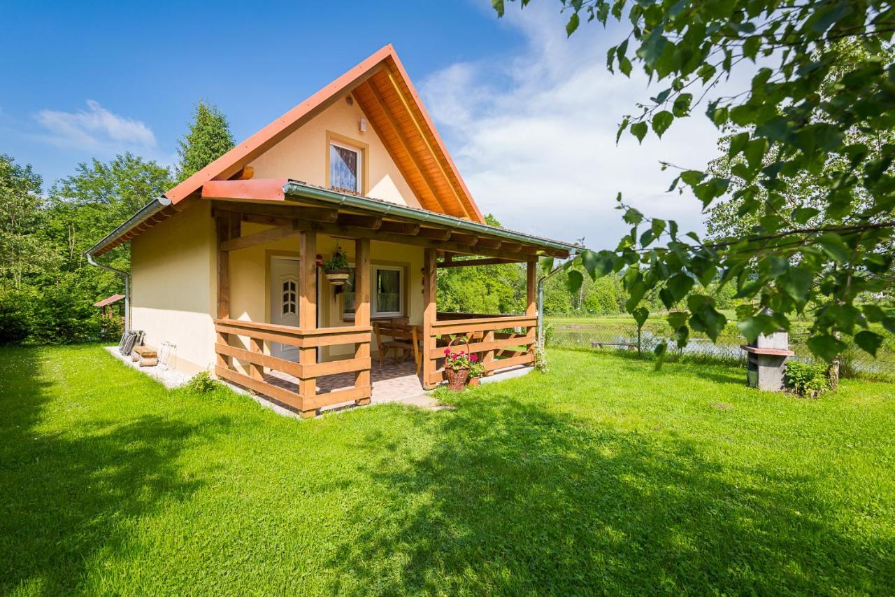 Domki Nad Stawem. Polańczyk Exteriör bild